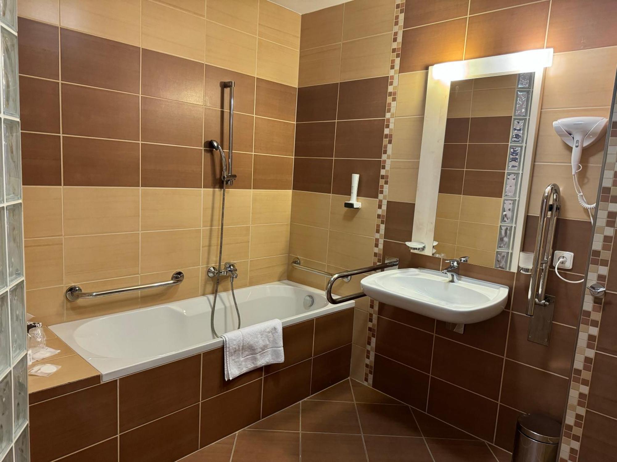 Apartment With Mountain View In Hotel Crocus, Strbske Pleso Ngoại thất bức ảnh